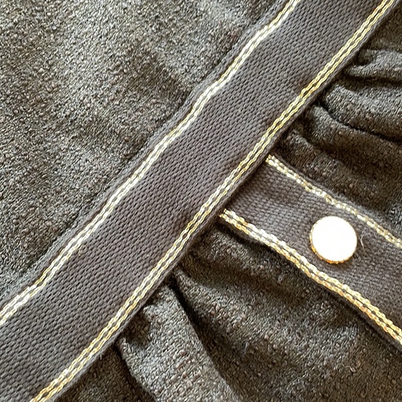 Short-Sleeved Black Dress - Picture 5 of 6